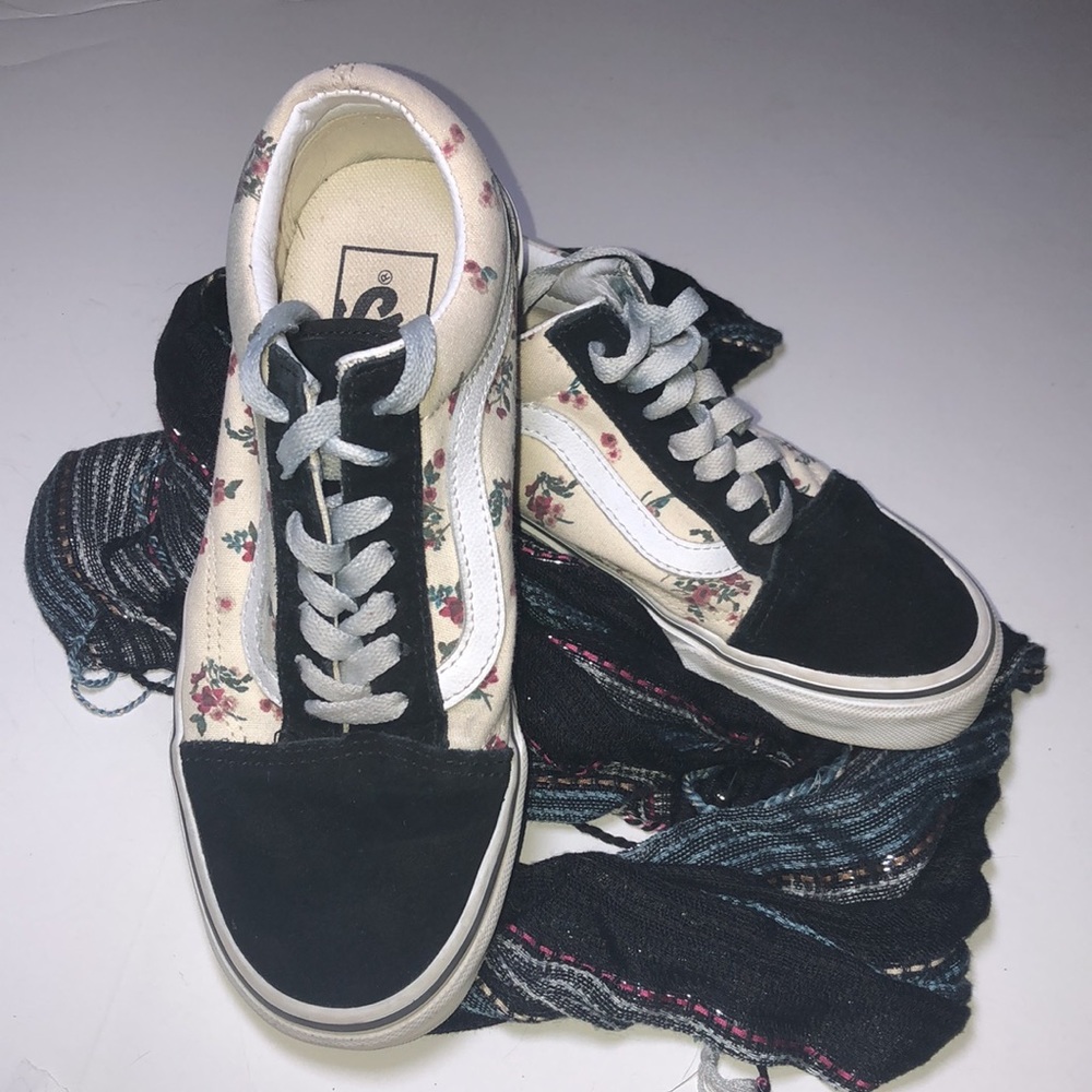 Vans Floral lace up Sneakers 5
